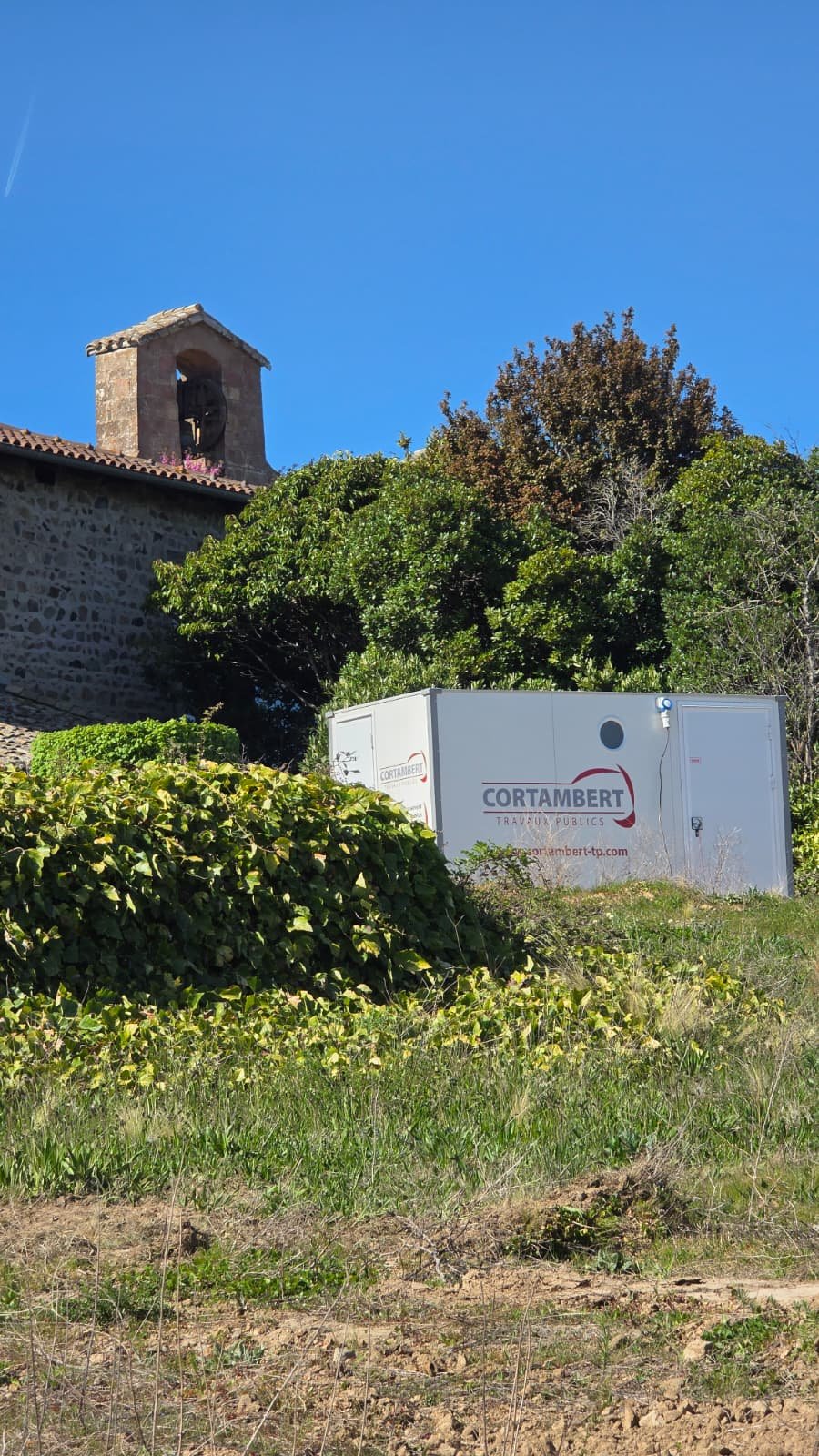 Chantier Cortambert TP — base vie en village