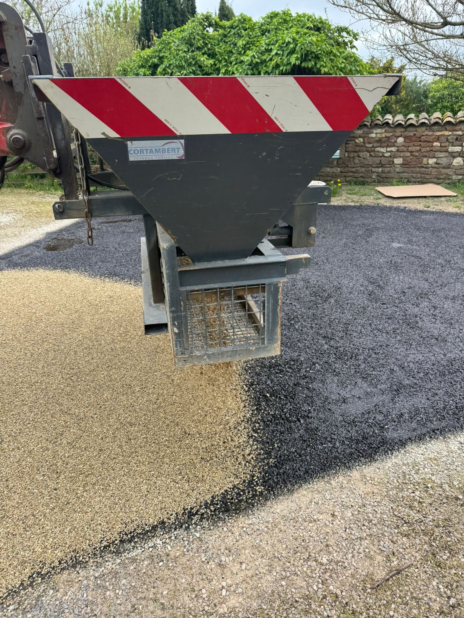 Godet gravillonneur breveté — Cortambert TP